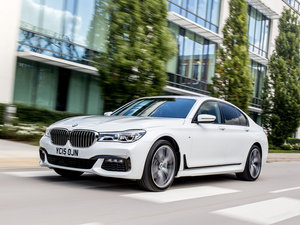 2016730d xDrive M Sport w^