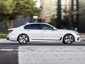 2016730d xDrive M Sport w^