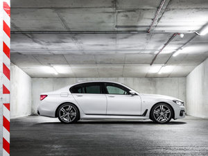 2016730d xDrive M Sport w^