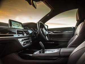 2016款730d xDrive M Sport 空间座椅