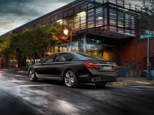 2016款M760Li xDrive 整体外观