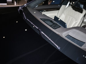 2016款740Li 豪华型 雨刷