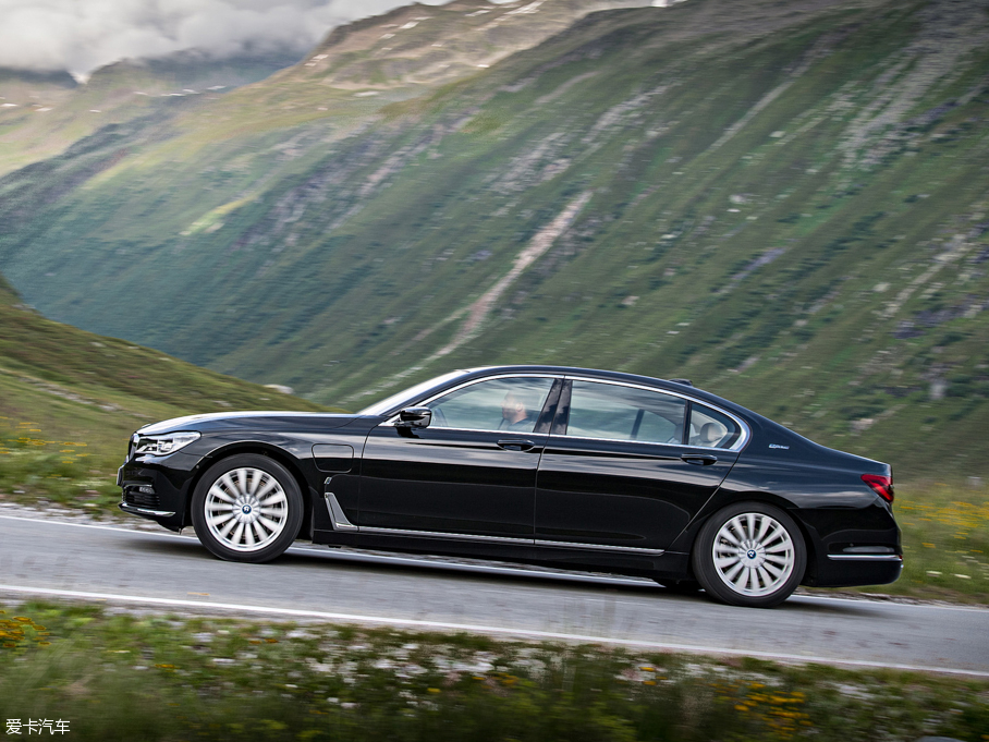 2017R7ϵԴ 740Le xDrive