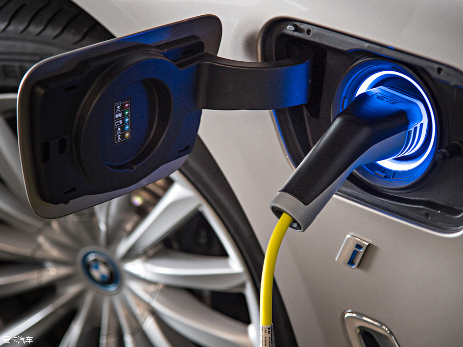 2017R7ϵԴ 740Le xDrive