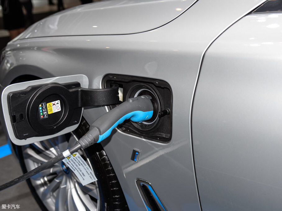 2017R7ϵԴ 740Le xDrive