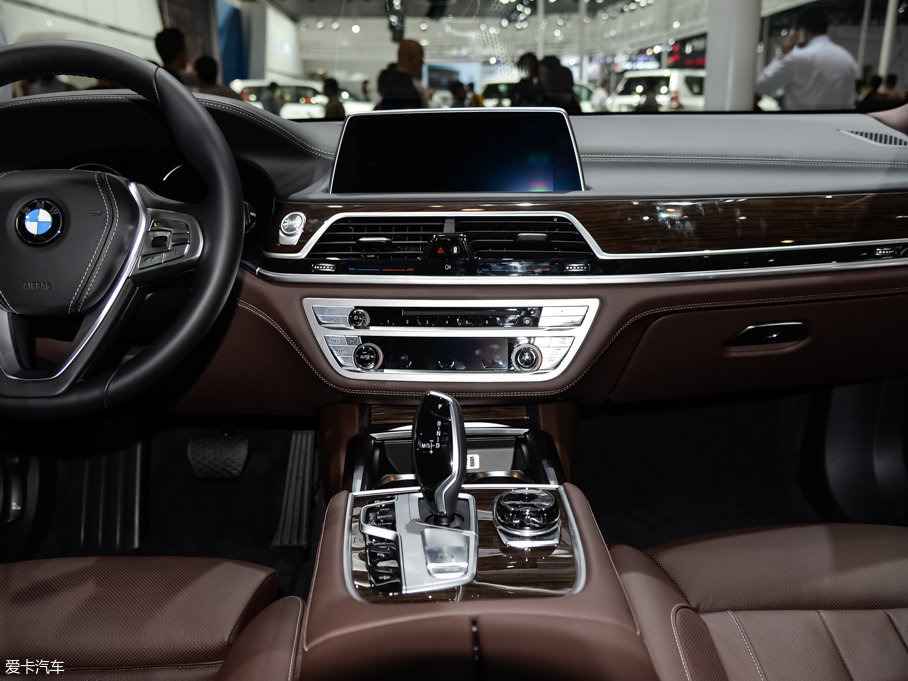 2017R7ϵԴ 740Le xDrive