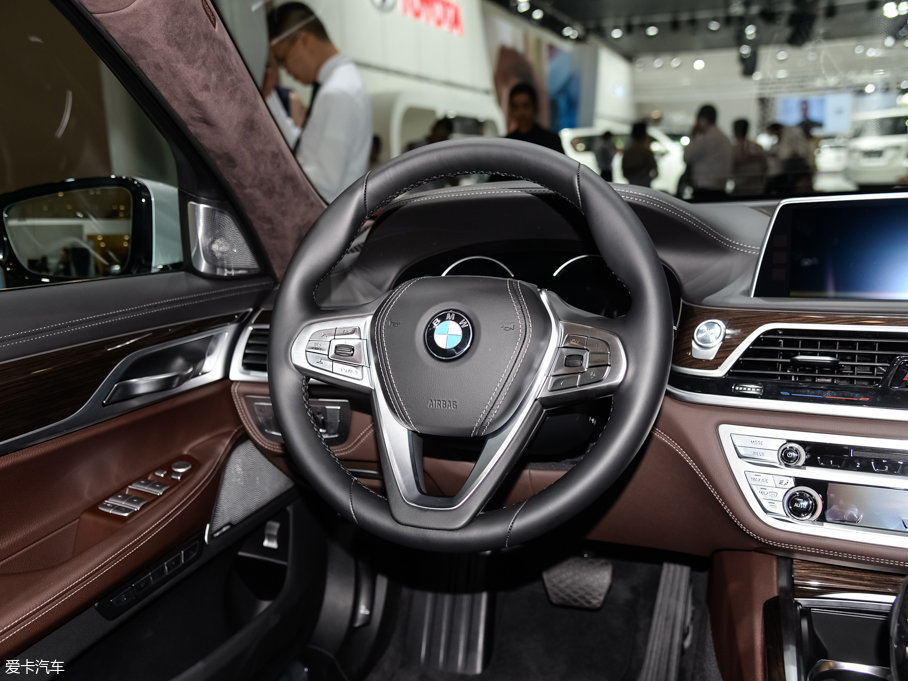 2017R7ϵԴ 740Le xDrive