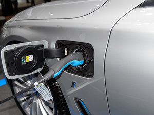 2017740Le xDrive (x)(ji)^