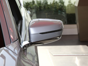 2017740Le xDrive ҕR