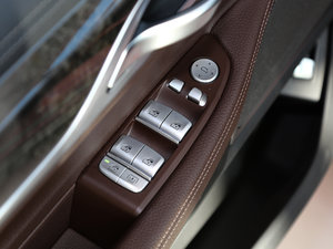 2017740Le xDrive {܇ƅ^(q)	