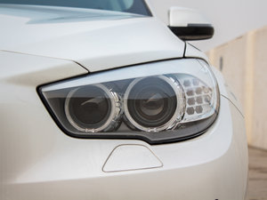 2015款528i 领先型 大灯