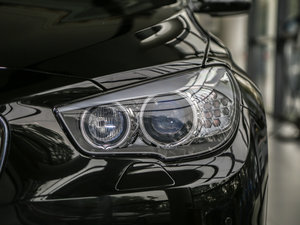 2015款528i 豪华型 大灯