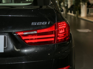 2015款528i 豪华型 尾灯