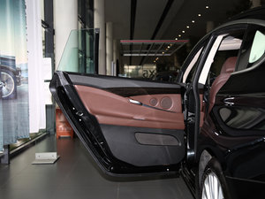 2015款528i 豪华型 左后车门