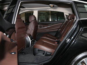 2015款528i 豪华型 后排空间
