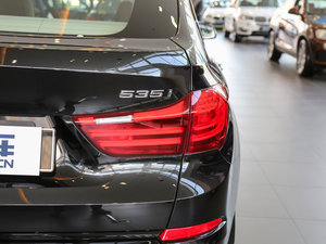 2015款535i 领先型 尾灯