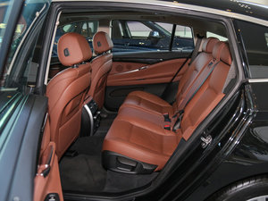 2015款535i 领先型 后排空间
