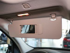 2015款535i 领先型 遮阳板（左）