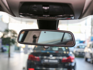 2015款535i 领先型 车内后视镜