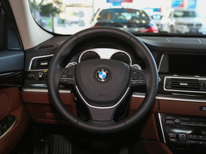 2015款535i 领先型 方向盘