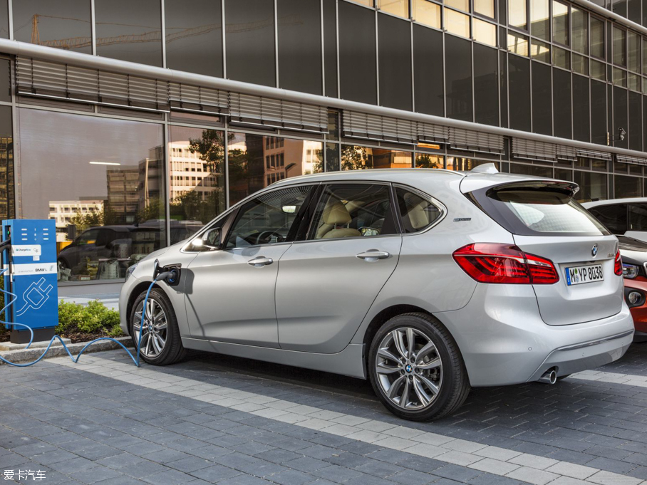 2015R2ϵʽτ܇ 225xe plug-in hybrid