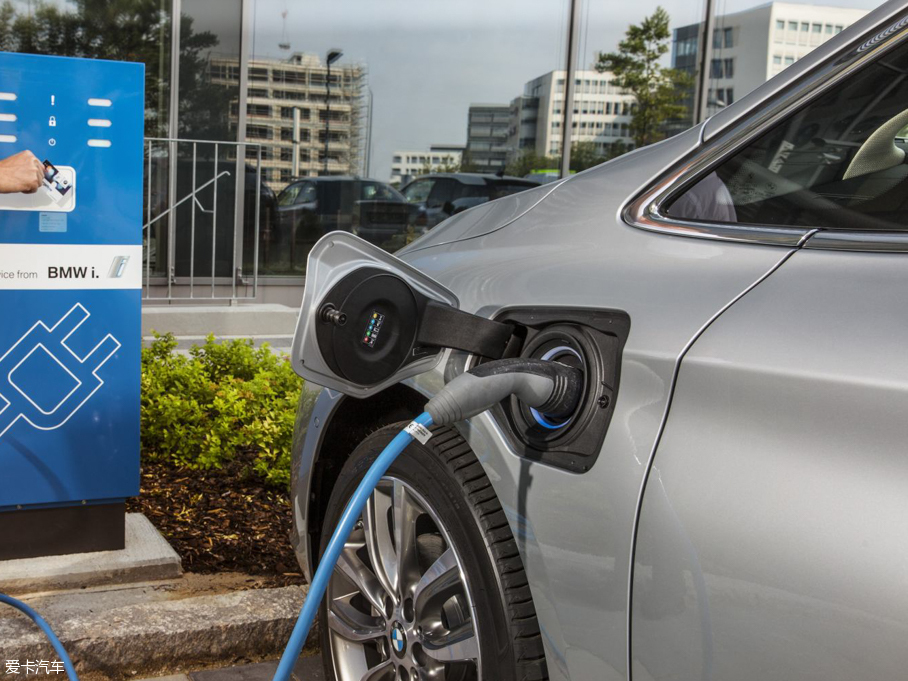 2015R2ϵʽτ܇ 225xe plug-in hybrid