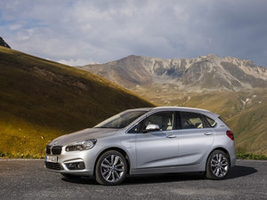 2015款225xe plug-in hybrid 整体外观
