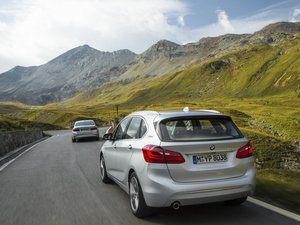 2015款225xe plug-in hybrid 整体外观