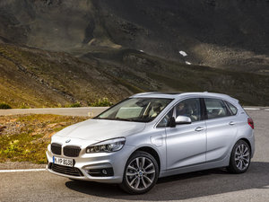 2015款225xe plug-in hybrid 整体外观