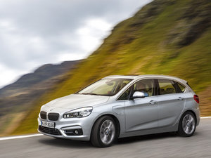 2015款225xe plug-in hybrid 整体外观