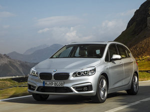 2015款225xe plug-in hybrid 整体外观