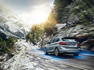 2015款225xe plug-in hybrid 整体外观
