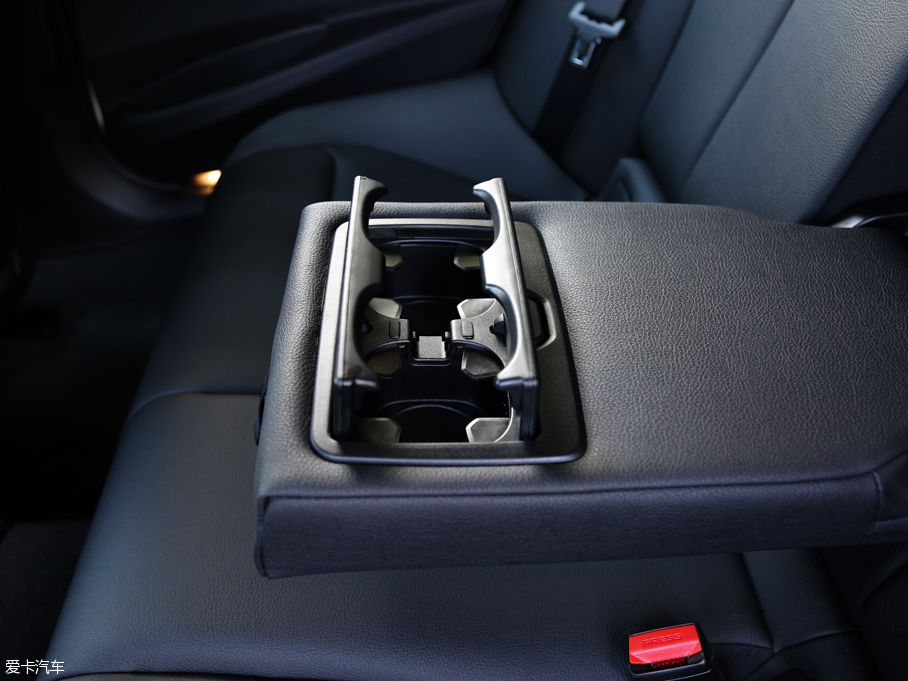 2016R3ϵ܇(ch) 320i r(sh)