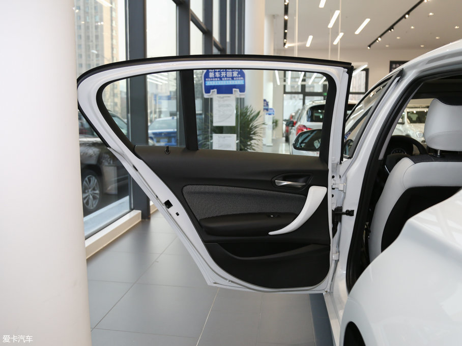 2016R1ϵɎ 118i OӋb