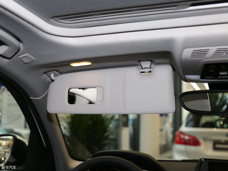 2016R1ϵɎ 118i OӋb