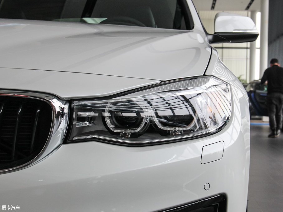 2016R3ϵGT 320i OӋb