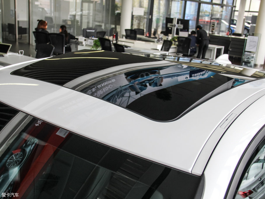 2016R3ϵGT 320i OӋb