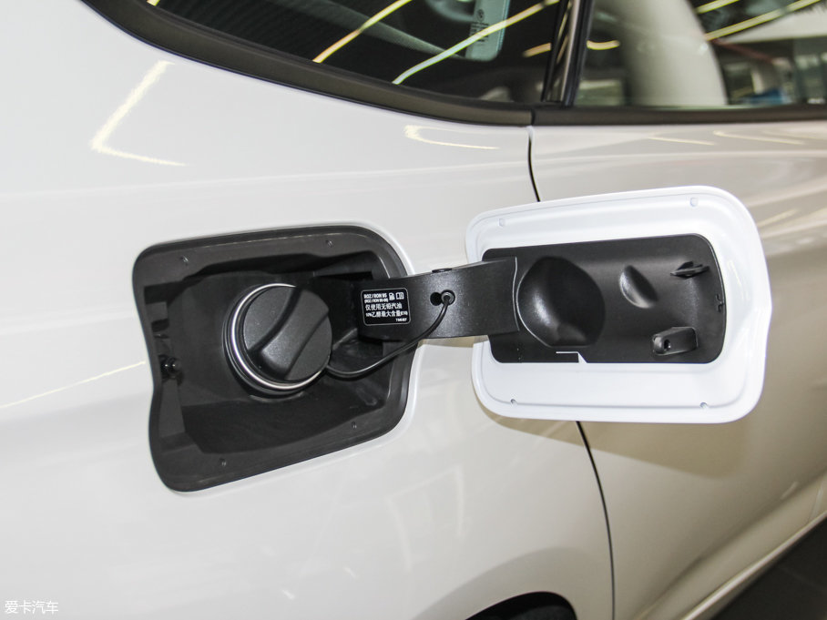 2016R3ϵGT 320i OӋb