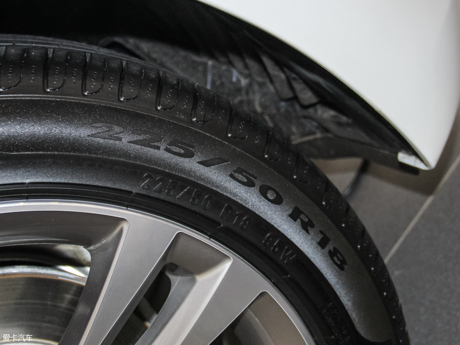 2016R3ϵGT 320i OӋb