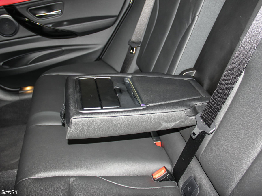 2016R3ϵGT 320i OӋb