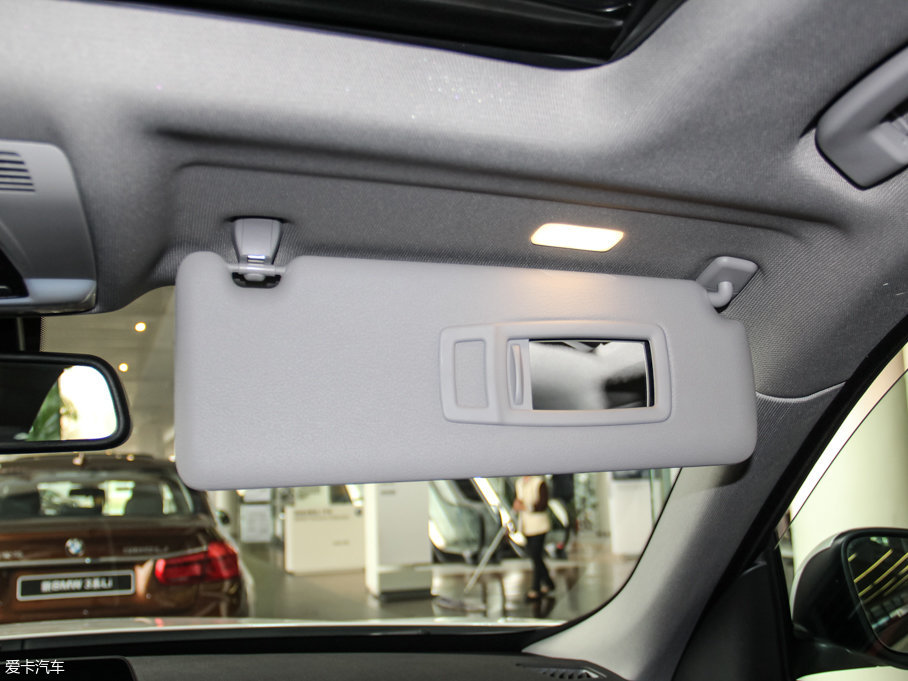 2016R3ϵGT 320i OӋb