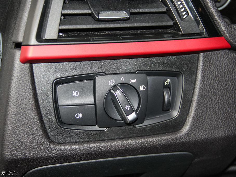 2016R3ϵGT 320i OӋb