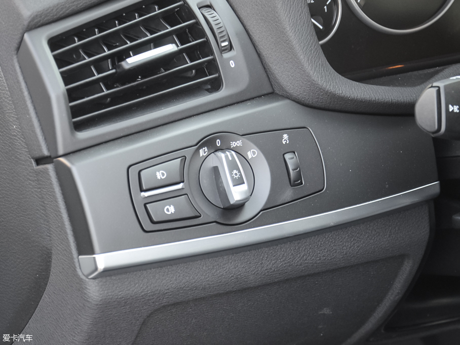 2016RX3Mڣ sDrive20i