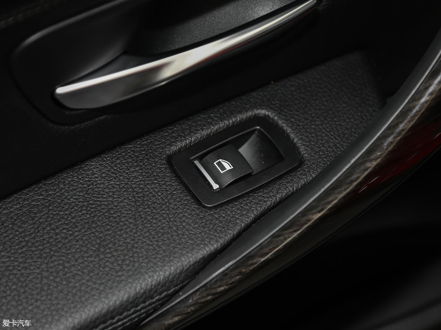 2017R3ϵGT 320i AOӋb