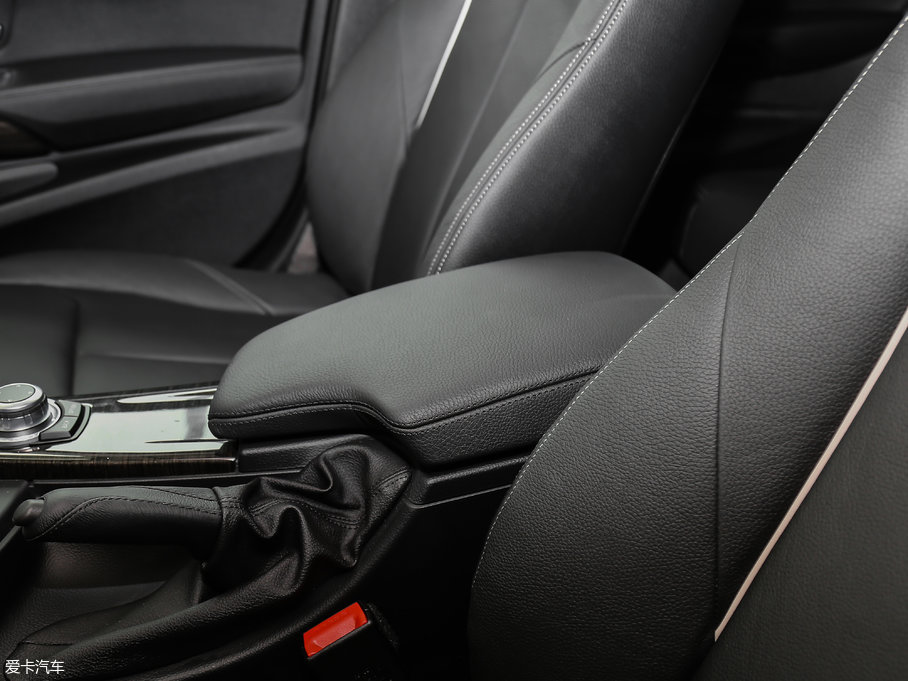 2017R3ϵGT 320i AOӋb