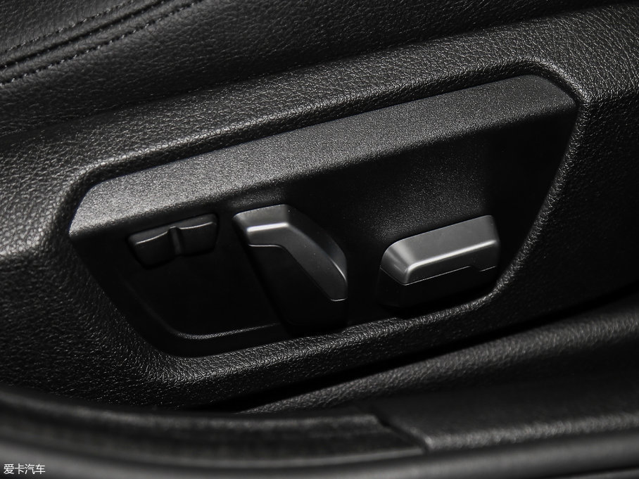 2017R3ϵGT 320i M\