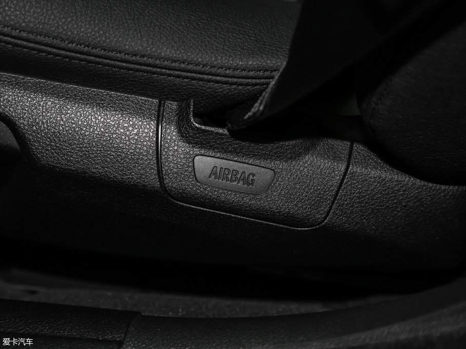 2017R3ϵGT 320i M\