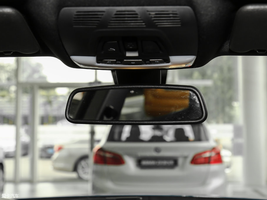 2017R3ϵGT 320i M\