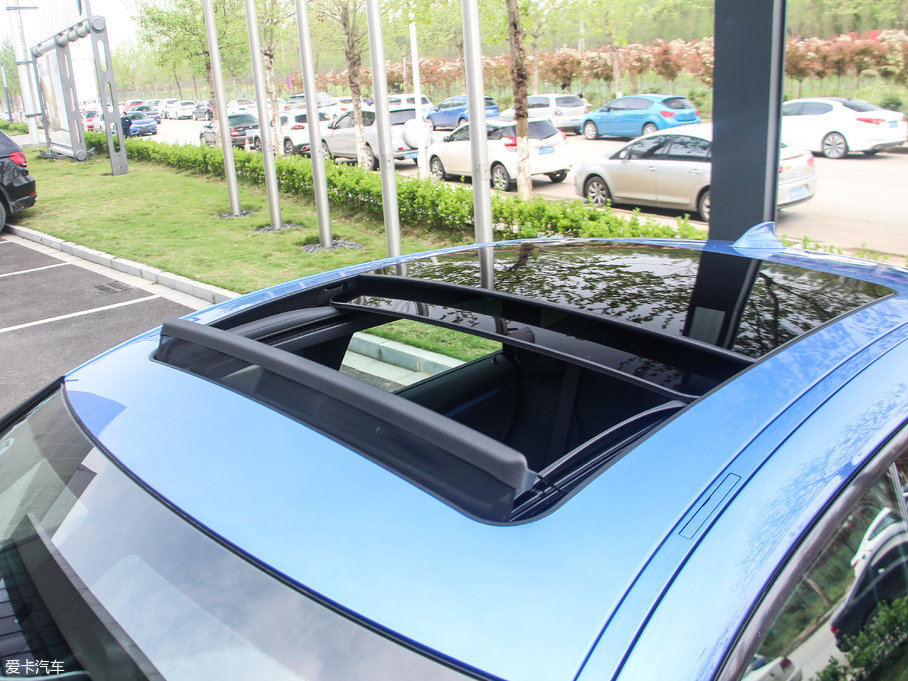 2017R3ϵGT 330i xDrive M\