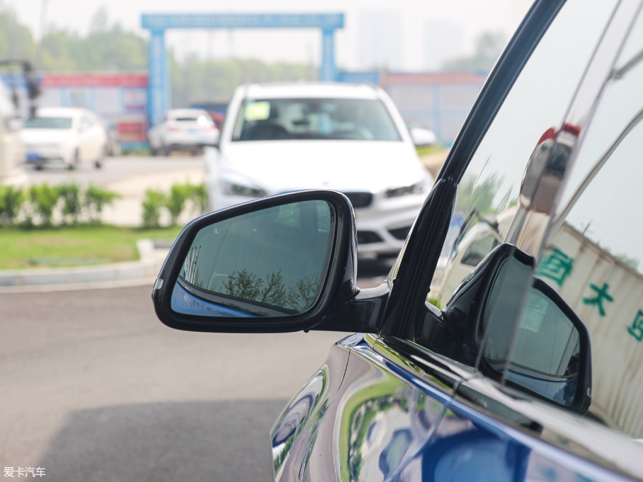 2017R3ϵGT 330i xDrive M\